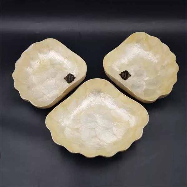 Mother-of-pearl aperitive set 3 bowls + 8 coasters - Image 2
